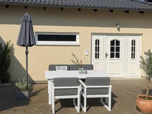 Mehrfamilienhaus zum Kauf 890.000 € 9 Zimmer 330 m² 500 m² Grundstück frei ab sofort Friesen Hirschaid 96114