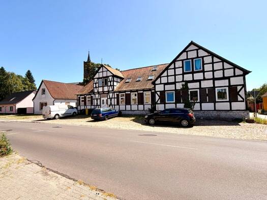 Mehrfamilienhaus zum Kauf 199.000 € 6 Zimmer 270 m² 1.200 m² Grundstück Burgstall Burgstall 39517