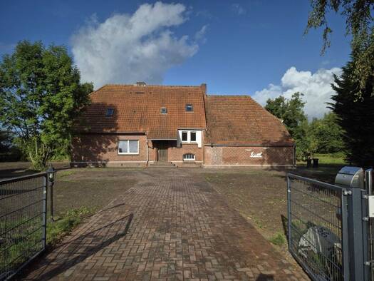 Einfamilienhaus zum Kauf provisionsfrei 129.500 € 9 Zimmer 183 m² 2.200 m² Grundstück Südarle Großheide 26532