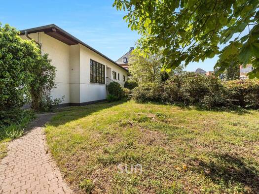 Einfamilienhaus zum Kauf 689.000 € 16 Zimmer 170 m² 1.632 m² Grundstück Usingen Usingen 61250
