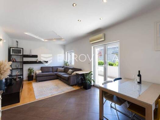 Wohnung zur Miete 800 € 2 Zimmer 100 m² Kaštel Novi Kaštel Novi 21212