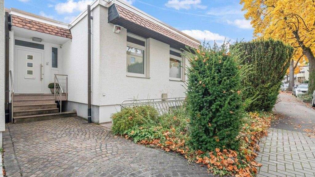 Bungalow zum Kauf 1.175.000 € 6 Zimmer 171,3 m² 296 m² Grundstück St. Georgen Freiburg im Breisgau / Sankt Georgen 79111