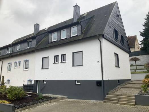 Doppelhaushälfte zur Miete 1.400 € 5,5 Zimmer 100 m² 346 m² Grundstück frei ab sofort Löhnberg 35792