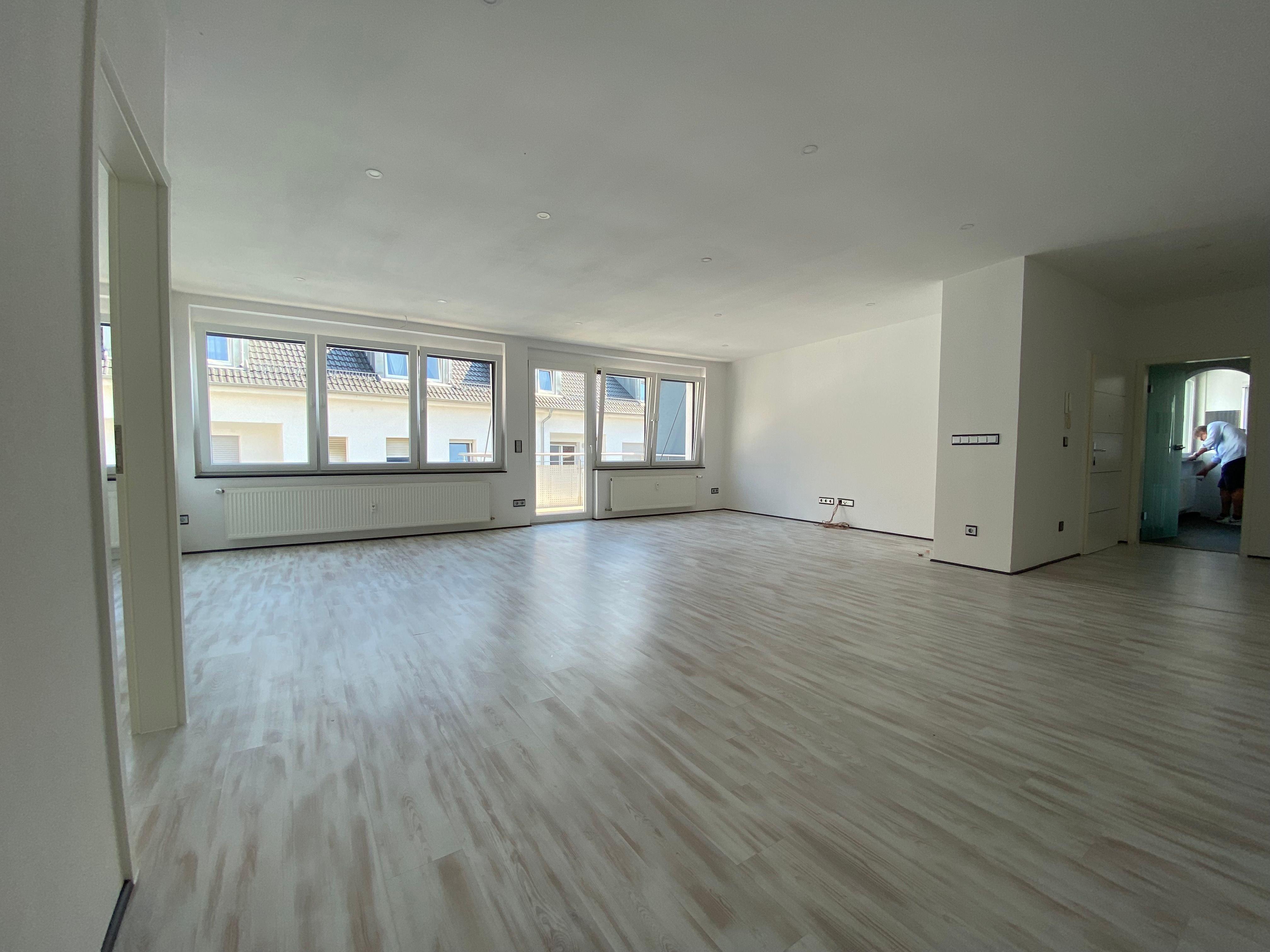 Wohnung zur Miete 995 € 2,5 Zimmer 99 m²<br/>Wohnfläche ab sofort<br/>Verfügbarkeit Südweststadt - Stadtviertel 041 Pforzheim 75173