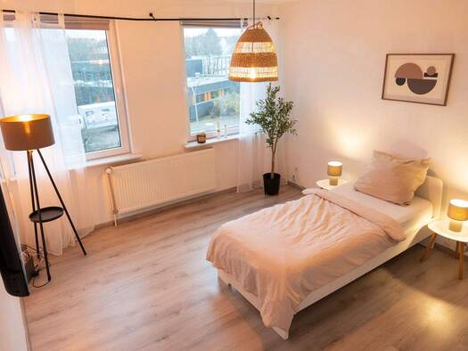 Wohnung zur Miete Wohnen auf Zeit 1.500 € 3 Zimmer 65 m² frei ab sofort Fichtestraße 0 Mitte Bremerhaven 27568