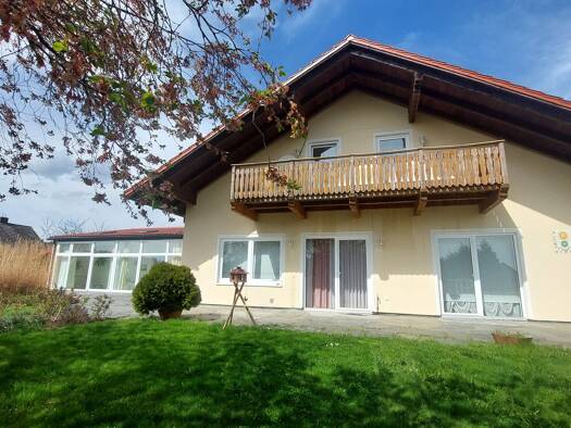 Haus zum Kauf 685.000 € 15 Zimmer 398 m² 1.190 m² Grundstück frei ab sofort Leuchtenberger Straße Irchenrieth 92699