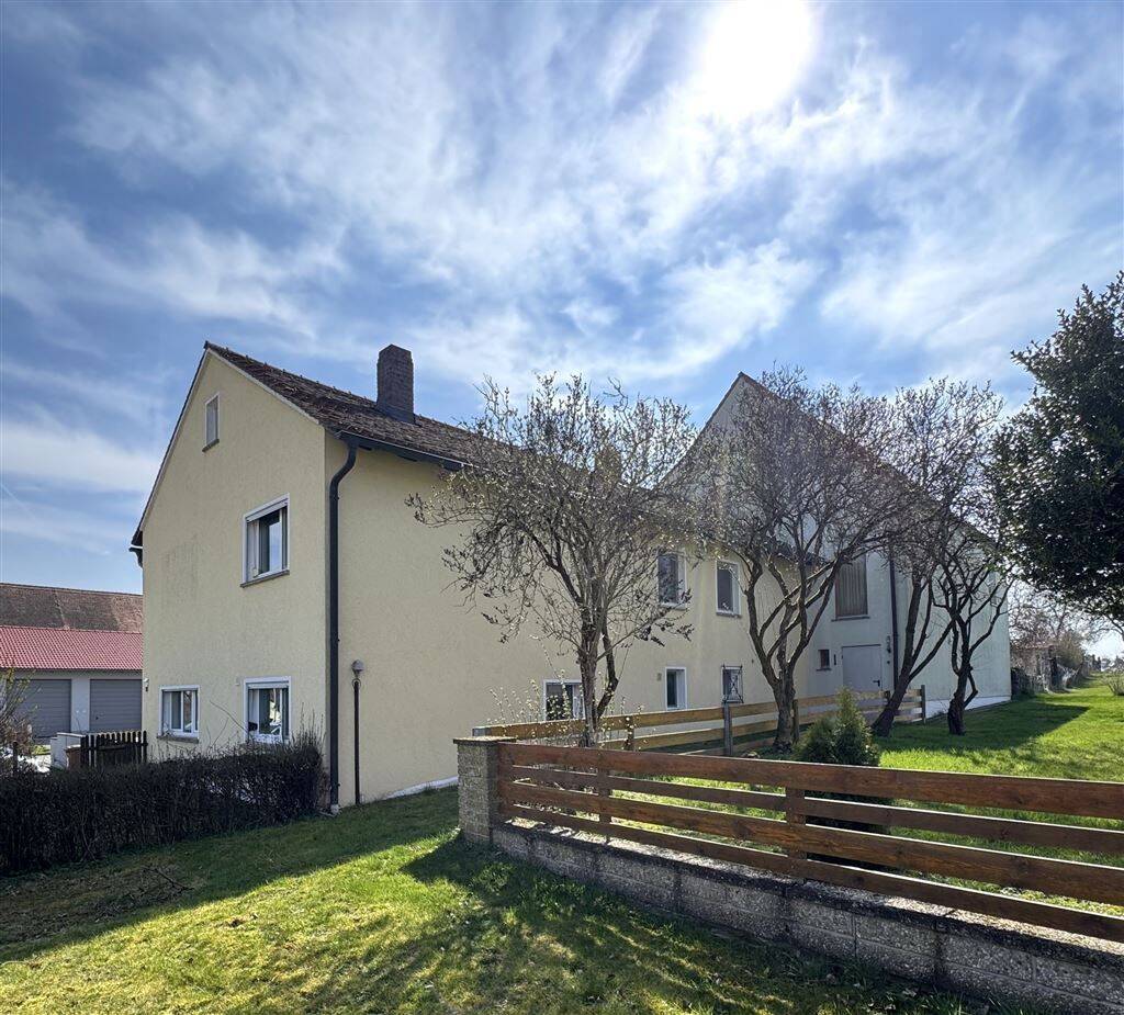 Immobilie in Ansbach - Charmantes Anwesen mit zwei Häusern und großem Grundstück - Raum für Generationen & Ideen - Bild 2