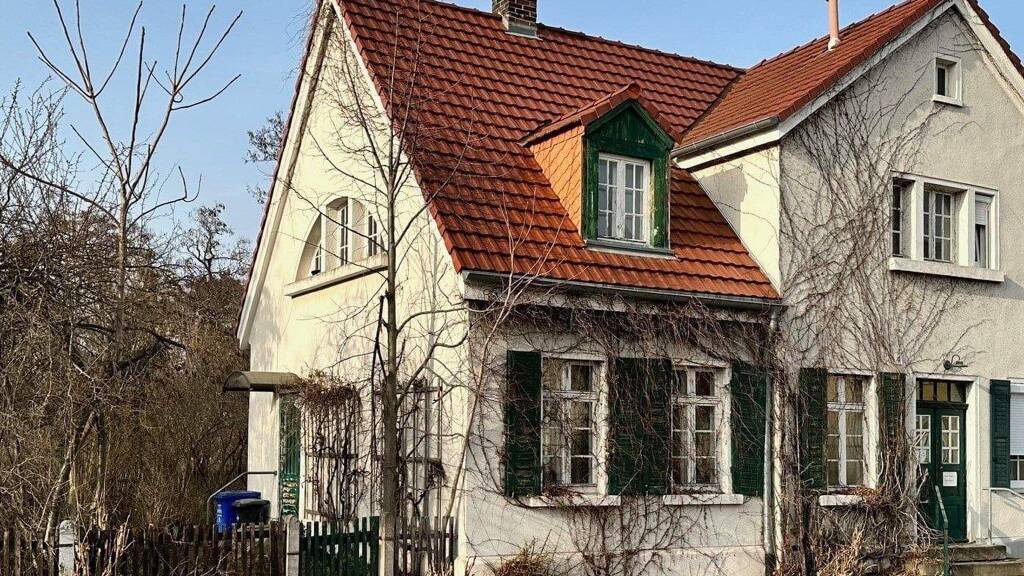 Doppelhaushälfte zum Kauf 99.000 € 4 Zimmer 90 m² 418 m² Grundstück frei ab sofort Leuna 06237