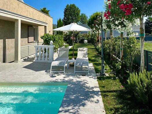 Haus zum Kauf 1.119.000 € 8 Zimmer 125 m² 416 m² Grundstück frei ab sofort Sirmione 25019