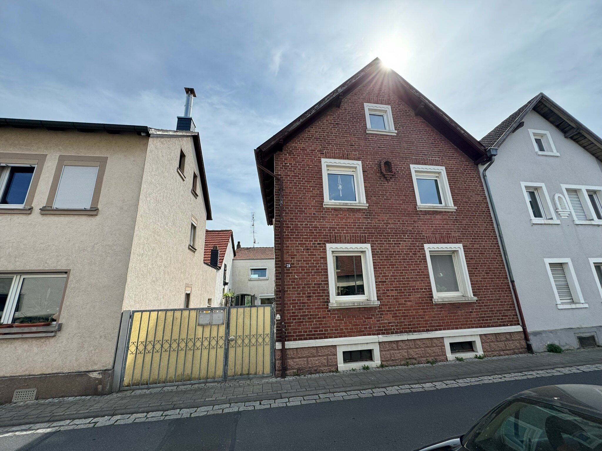 Einfamilienhaus zur Miete 1.500 € 4,5 Zimmer 115 m²<br/>Wohnfläche 80 m²<br/>Grundstück 01.04.2025<br/>Verfügbarkeit Bahnhofstr. 24 Mainaschaff 63814