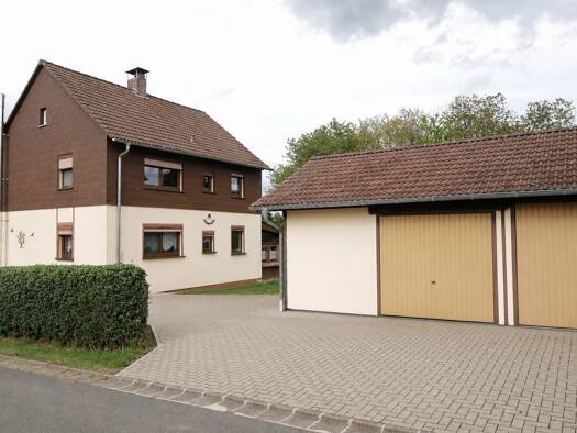 Einfamilienhaus zum Kauf 215.000 € 4,5 Zimmer 121 m² 1.013 m² Grundstück Grattstadt Bad Rodach 96476
