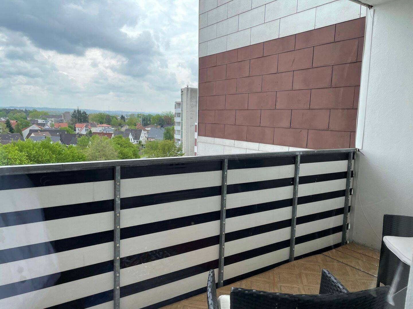 Immobilie in Paderborn - 4 Zimmer Wohnung mit Tiefgaragenstellplatz in Paderborn-Schloss Neuhaus - Bild 2