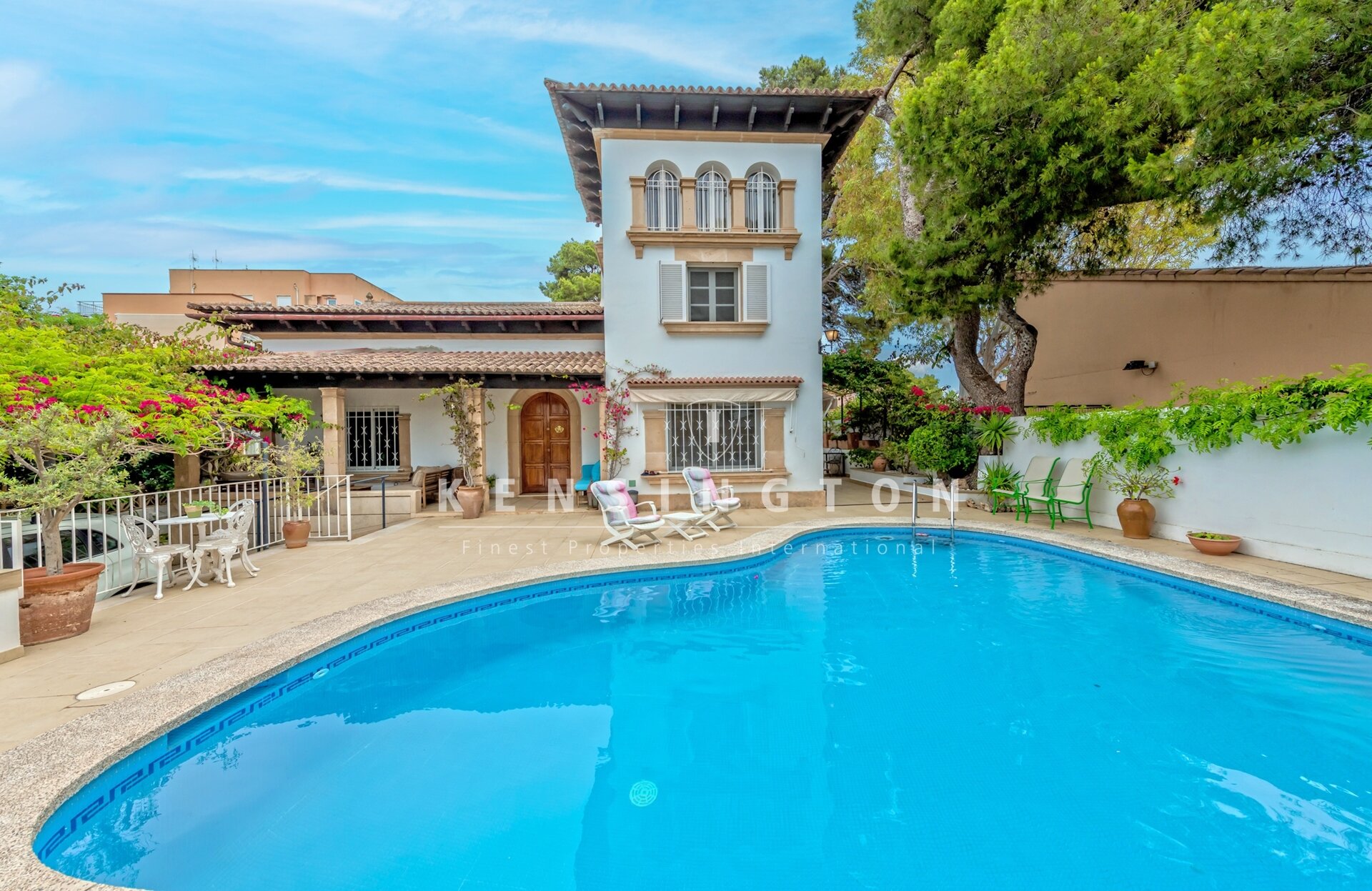 Villa zum Kauf 1.618.000 € 6 Zimmer 294 m²<br/>Wohnfläche 560 m²<br/>Grundstück ab sofort<br/>Verfügbarkeit Palma 07610