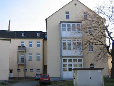 Wohnung zur Miete 335 € 2 Zimmer 61,2 m² Dachgeschoss frei ab sofort Rosa-Luxemburg-Straße 22 Meerane Meerane 08393