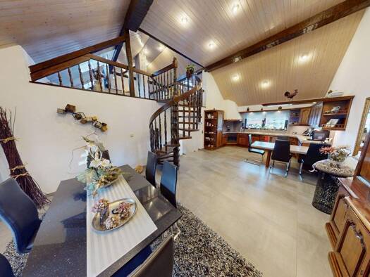 Reihenmittelhaus zum Kauf 356.000 € 8 Zimmer 229 m² 396 m² Grundstück Schwalbach 66773