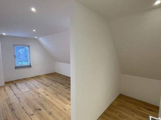 Wohnung zur Miete 972 € 2 Zimmer 72 m² 3. Geschoss frei ab 01.06.2026 Rückersdorf 90607