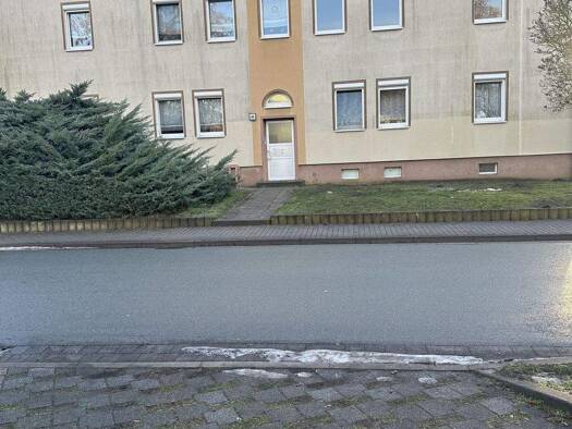 Wohnung zum Kauf 50.000 € 3 Zimmer 65,7 m² frei ab sofort Semmelweisstraße 40 Bitterfeld Bitterfeld-Wolfen 06749