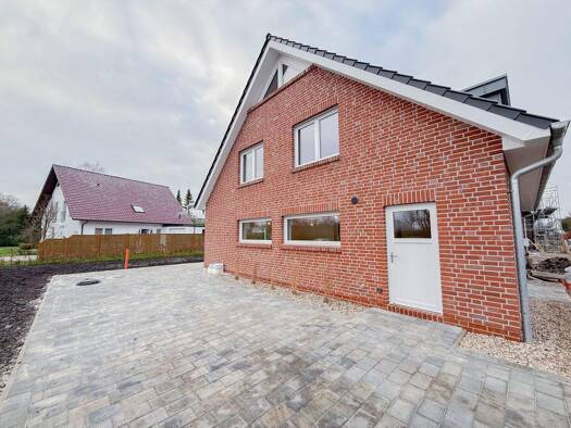 Doppelhaushälfte zur Miete - Erstbezug 1.500 € 4 Zimmer 114,1 m² 551 m² Grundstück frei ab 01.02.2026 Wehnen Bad Zwischenahn / Wehnen 26160