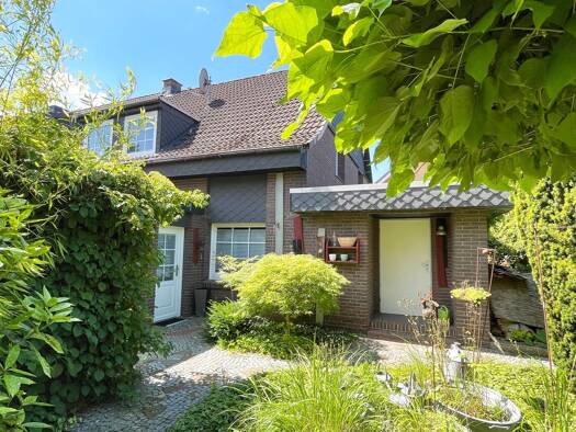 Reihenendhaus zum Kauf 595.000 € 5 Zimmer 130 m² 977 m² Grundstück frei ab sofort Uetersen 25436