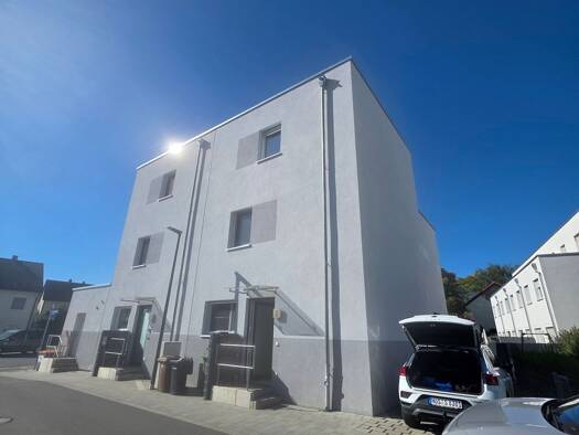 Doppelhaushälfte zur Miete 1.350 € 4,5 Zimmer 136 m² 240 m² Grundstück frei ab 30.09.2026 Greiendorfer Weg 3 Höchstadt Höchstadt a.d.Aisch 91315