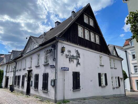 Hotel zum Kauf 400.000 € 13 Zimmer 13 Betten 100 m² Gastrofläche 191,3 m² Grundstück Lüdenscheid Lüdenscheid 58511