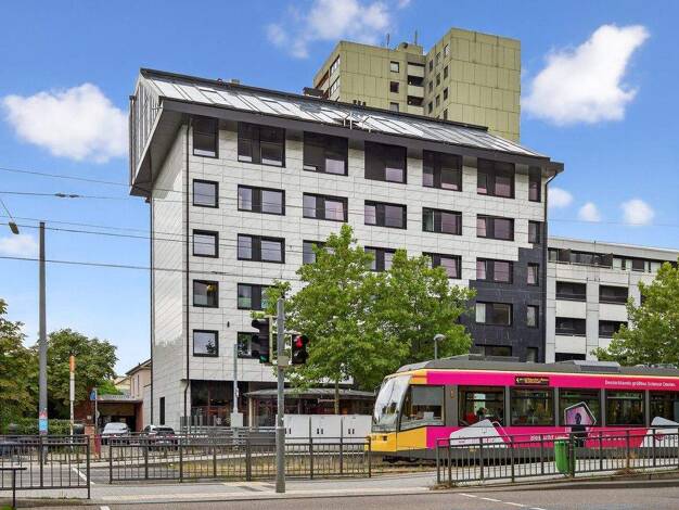 Gewerbeobjekt zum Kauf als Kapitalanlage geeignet 42 Zimmer 2.075,9 m² 967 m² Grundstück Weststadt Weststadt 76133