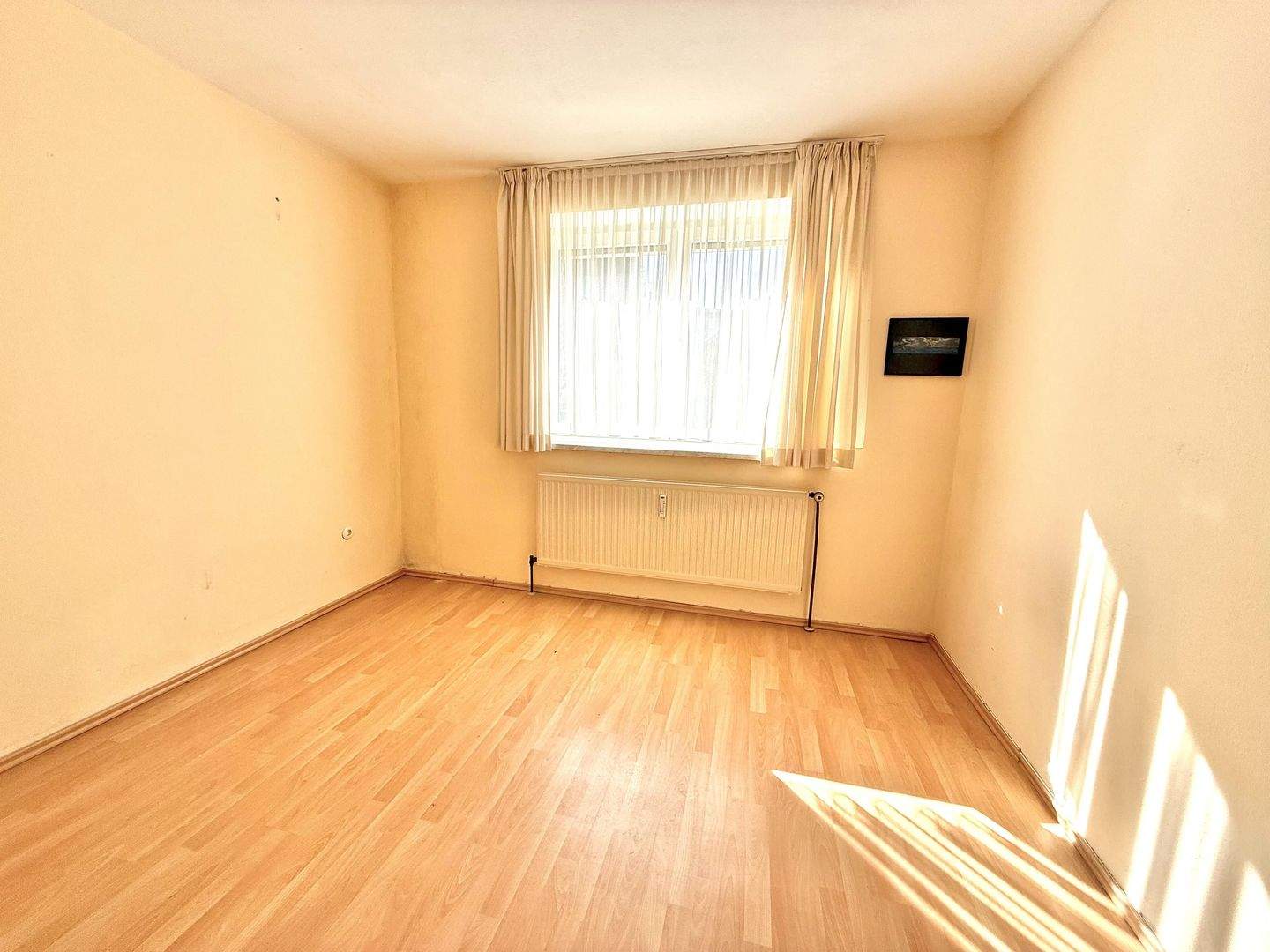 Immobilie in Pleystein - Einladendes Wohnhaus auf großem Grundstück - Bild 2