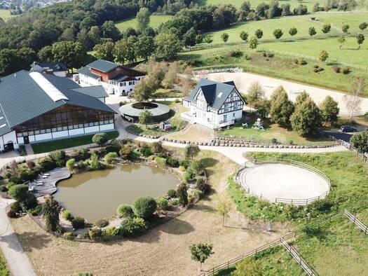 Reiterhof zum Kauf 8.400.000 € 270 m² 200.000 m² Grundstück Mittelhofen Liebenscheid 56479