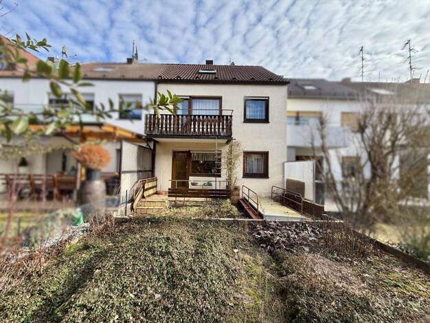 Reihenmittelhaus zum Kauf 369.000 € 5 Zimmer 121 m² 243 m² Grundstück Burgfarrnbach Fürth 90768