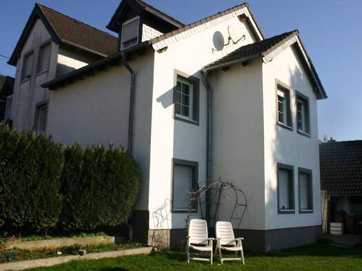 Mehrfamilienhaus zum Kauf als Kapitalanlage geeignet 369.000 € 9 Zimmer 186 m² 520 m² Grundstück Steininger Straße 14 A Mehren 54552