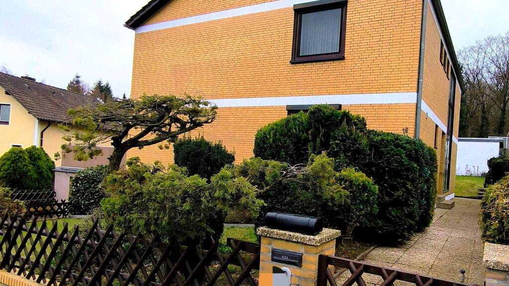 Mehrfamilienhaus zum Kauf 435.000 € 6 Zimmer 180 m² 650 m² Grundstück frei ab sofort Altgarbsen Garbsen 30823