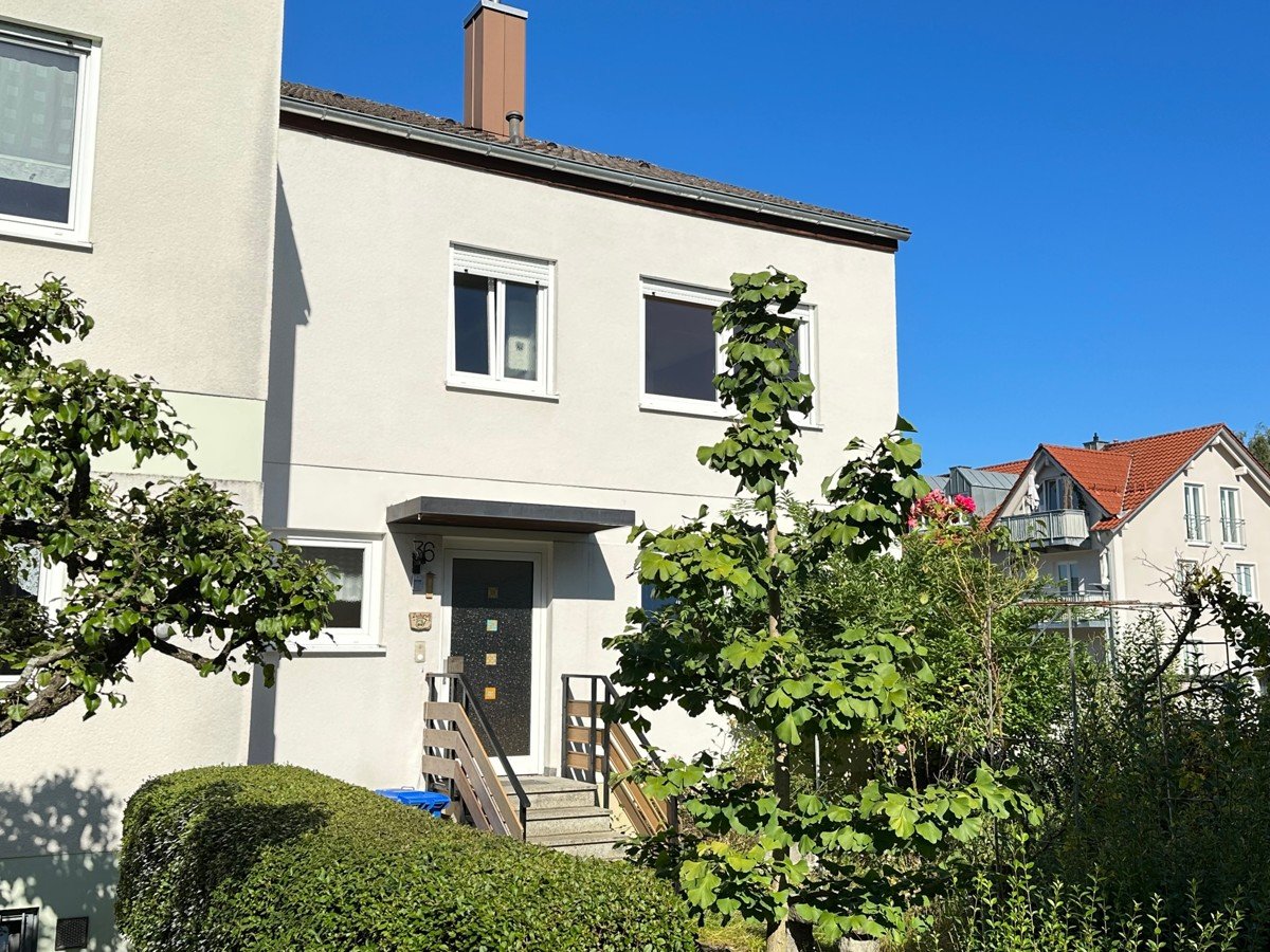 Einfamilienhaus zum Kauf 335.000 € 7 Zimmer 157 m²<br/>Wohnfläche 251 m²<br/>Grundstück Deggendorf Deggendorf 94469