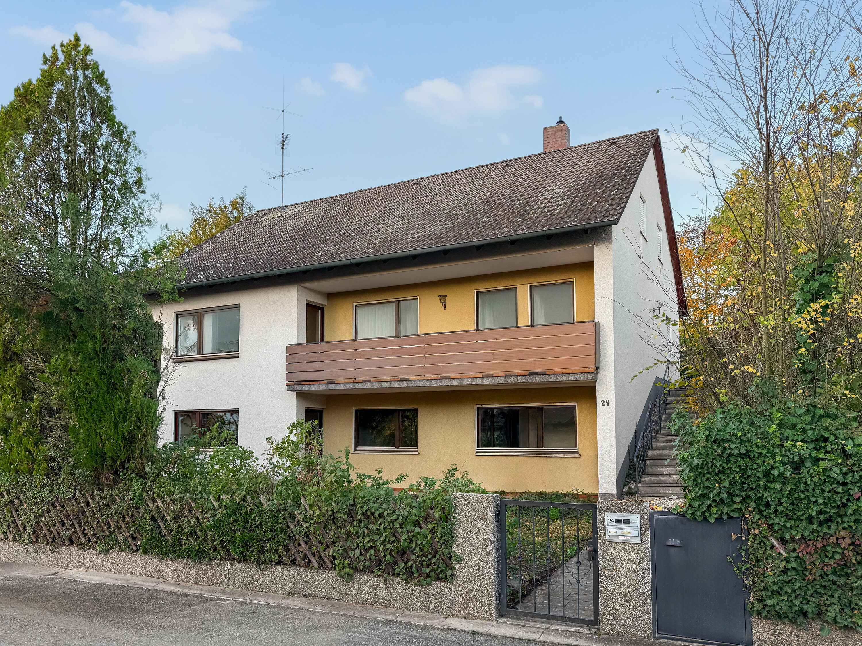 Mehrfamilienhaus zum Kauf 535.000 € 7 Zimmer 170 m²<br/>Wohnfläche 895 m²<br/>Grundstück ab sofort<br/>Verfügbarkeit Veitsbronn Veitsbronn 90587