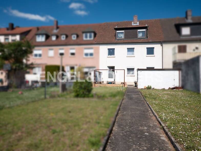 Reihenmittelhaus zum Kauf 219.000 € 6 Zimmer 190 m² 308 m² Grundstück Oberndorf - Süd Schweinfurt 97424