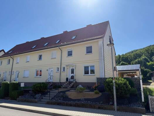 Reihenendhaus zum Kauf 195.000 € 6 Zimmer 122 m² 465 m² Grundstück frei ab 01.02.2026 Holungen Sonnenstein 37345
