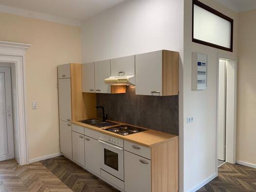Wohnung zur Miete 12,73 € 1,5 Zimmer 33 m² frei ab sofort Arnoldstein 9601