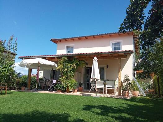 Doppelhaushälfte zur Miete 1.380 € 4 Zimmer 125,9 m² 220 m² Grundstück frei ab 01.01.2026 Straubing 94315