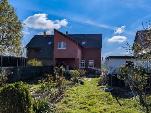 Doppelhaushälfte zum Kauf 159.000 € 5 Zimmer 122 m² 645 m² Grundstück frei ab sofort Pommritz Hochkirch 02627