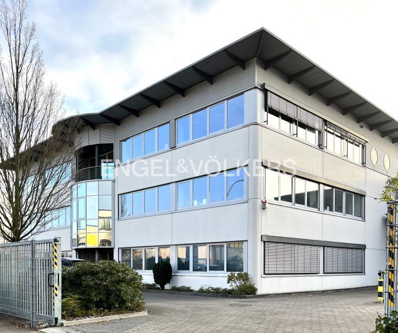 Bürofläche zur Miete 12 € 211 m²<br/>Bürofläche ab 211 m²<br/>Teilbarkeit Groß Borstel Hamburg 22335