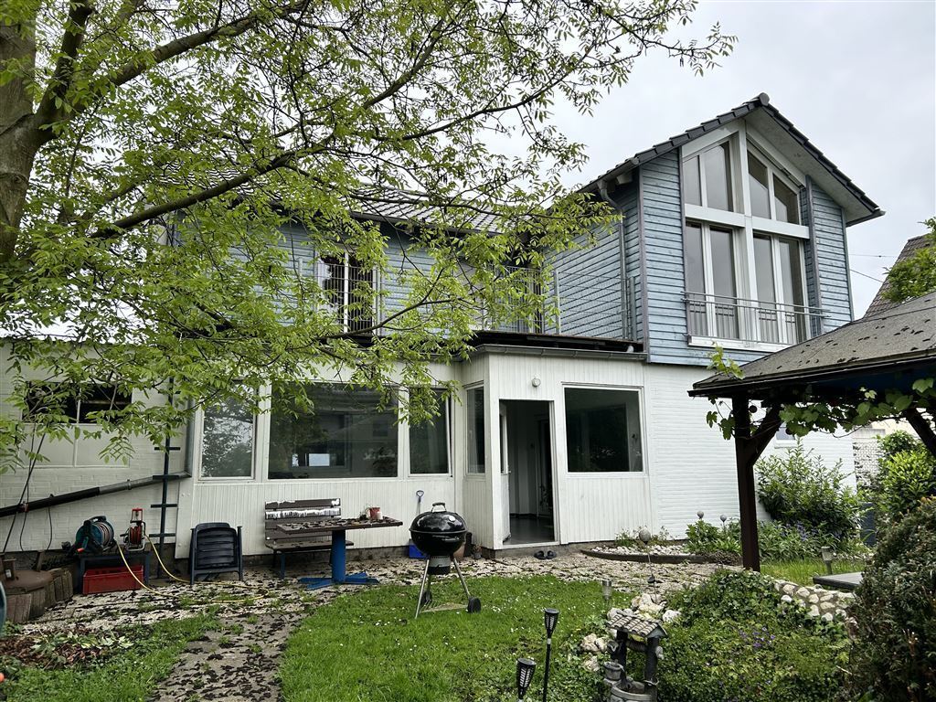 Mehrfamilienhaus zum Kauf 725.000 € 8 Zimmer 203 m²<br/>Wohnfläche 551 m²<br/>Grundstück ab sofort<br/>Verfügbarkeit Bachem Frechen 50226