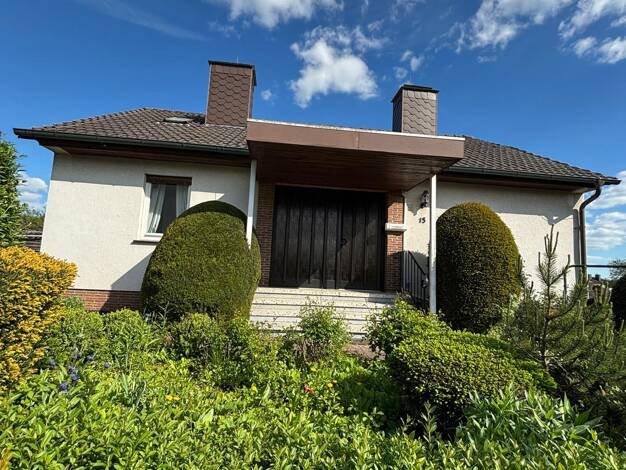 Haus zum Kauf 259.000 € 6 Zimmer 126 m² 956 m² Grundstück Grebenstein 34393