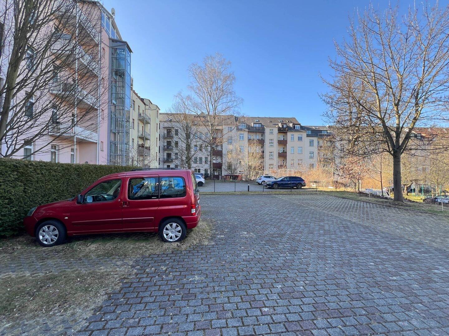 Mehrfamilienhaus zum Kauf – další