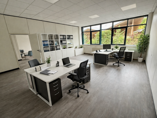 Bürofläche zur Miete provisionsfrei 6,70 € 2 Zimmer 82 m² Bürofläche teilbar von 38 m² bis 44 m² Am Goldberg 2 Stedtfeld Eisenach 99817