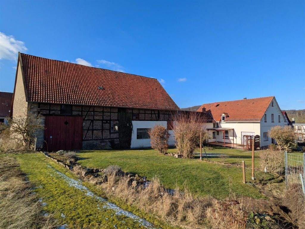 Immobilie in Korbach - Viel Platz in und um das Haus - Bild 1