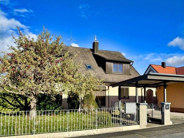 Mehrfamilienhaus zum Kauf 639.000 € 8 Zimmer 241,2 m² 854 m² Grundstück frei ab sofort Roßtal 90574