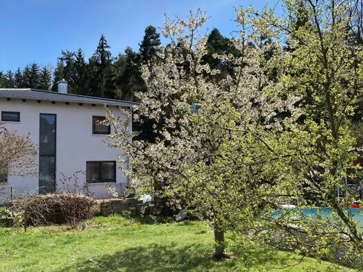 Einfamilienhaus zur Miete 1.450 € 5 Zimmer 150 m² 900 m² Grundstück frei ab sofort Poppenricht 92284