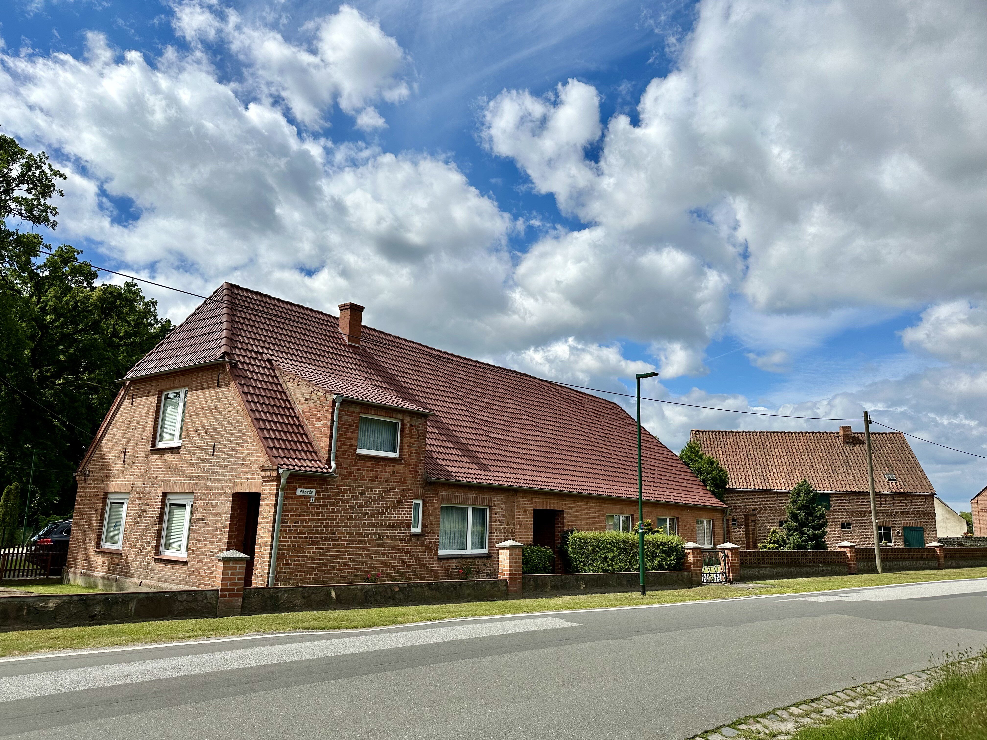 Einfamilienhaus zum Kauf 180.000 € 6 Zimmer 200 m²<br/>Wohnfläche 3.500 m²<br/>Grundstück 01.12.2024<br/>Verfügbarkeit Krenzliner Hütte Alt Krenzlin 19288