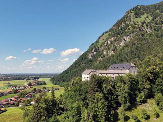 Einfamilienhaus zum Kauf 1.990.000 € 9 Zimmer 411 m² 1.015 m² Grundstück frei ab sofort Marquartstein 83250