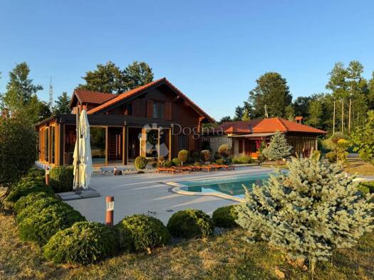 Einfamilienhaus zum Kauf 1.300.000 € 5 Zimmer 350 m² Raduč, Lovinac Lovinac 53244
