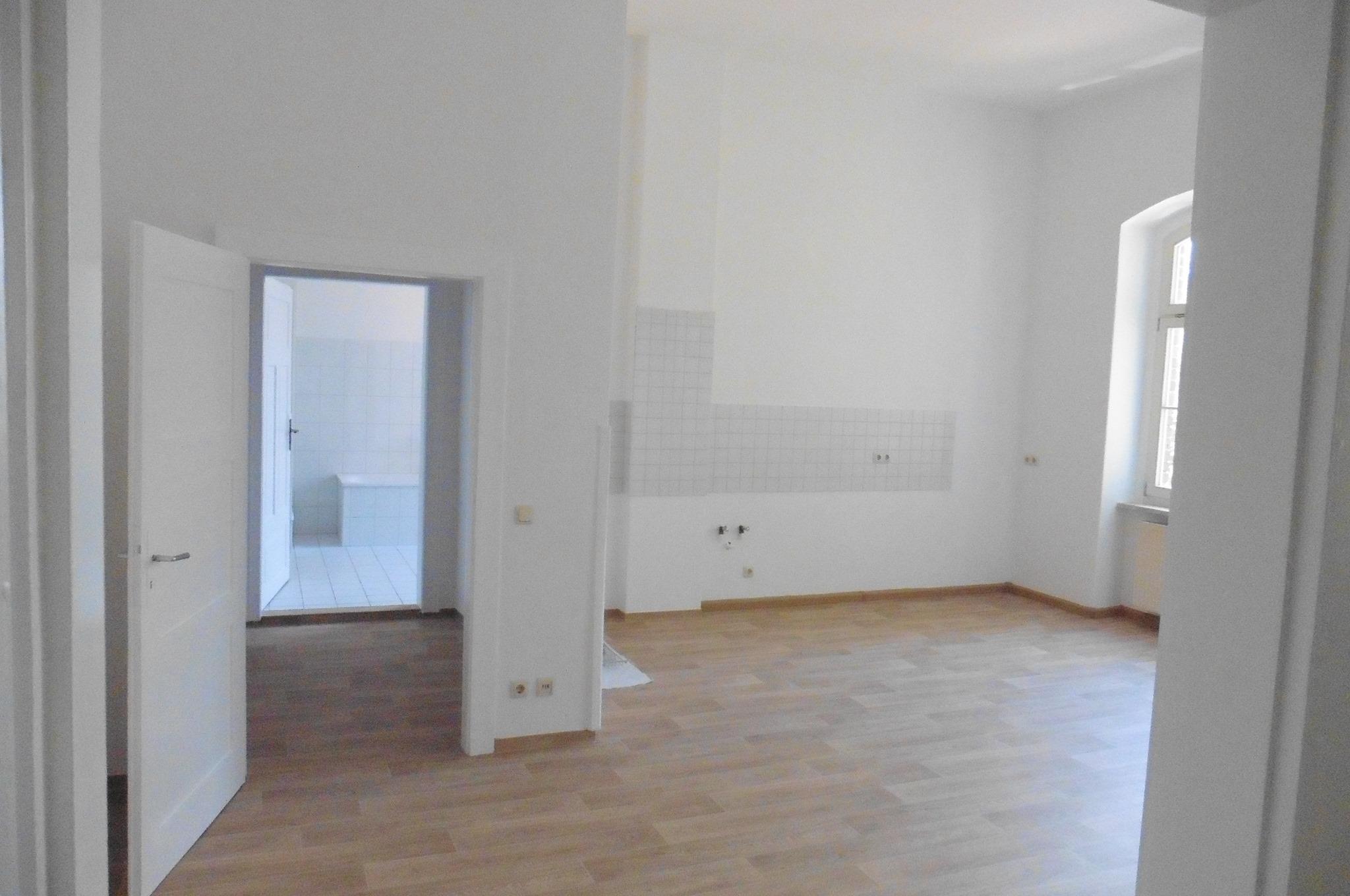 Wohnung zur Miete 364 € 2 Zimmer 64 m²<br/>Wohnfläche 2.<br/>Geschoss ab sofort<br/>Verfügbarkeit Geraer-Straße 46 West Altenburg 04600